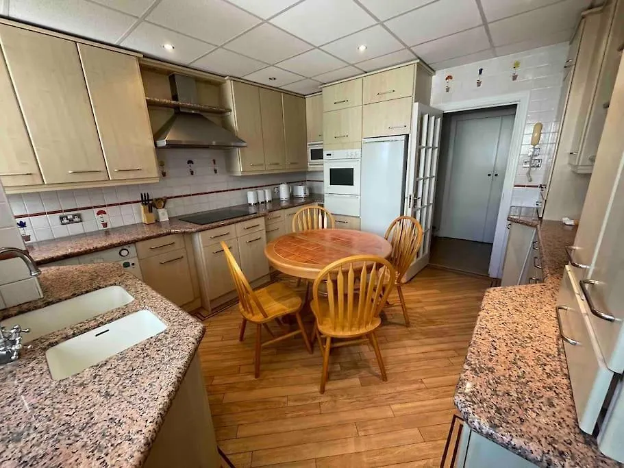Lovely Rooms In Marin Area Brighton